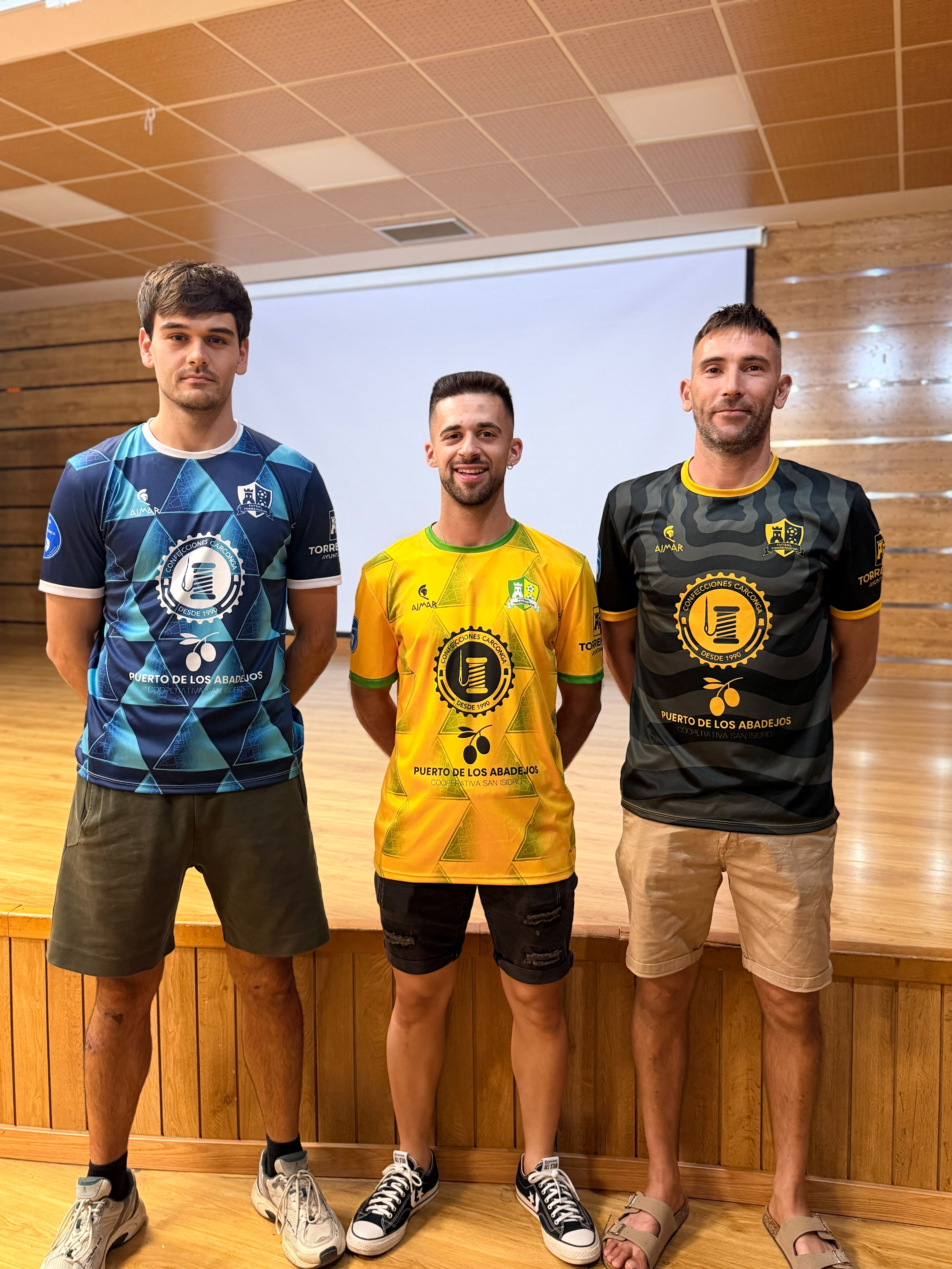 Presentación de las nuevas equipaciones 26/27